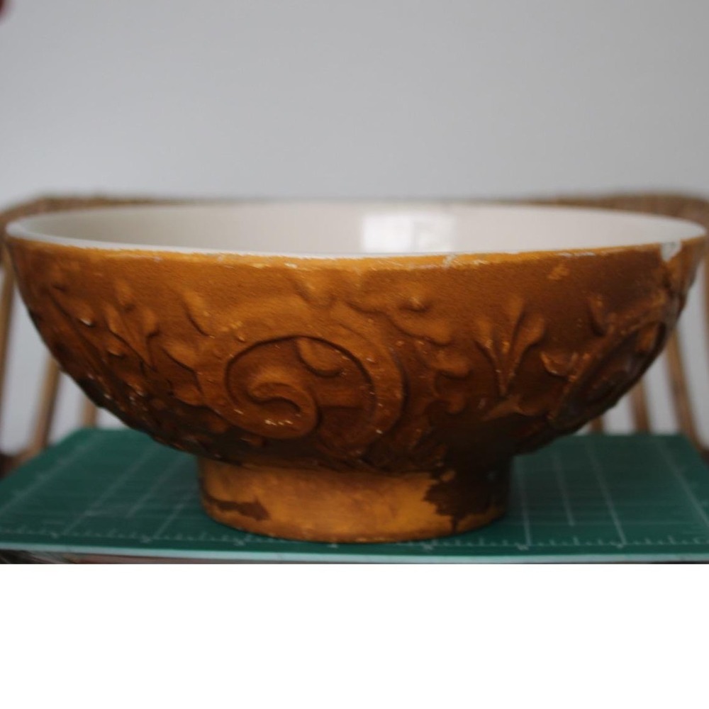 Haeger USA Embossed Scroll Footed Ceramic Serving Bowl 10 inch - Picture 3 of 16